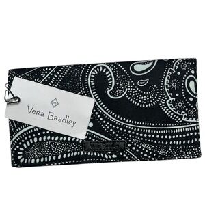 NWT Vera Bradley Black and White “Stellar” Paisley Checkbook Cover. Giftable
